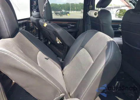 2015 Ram 1500 Laramie z USA, uszkodzony, nr VIN 1C6RR7NTXFS774592